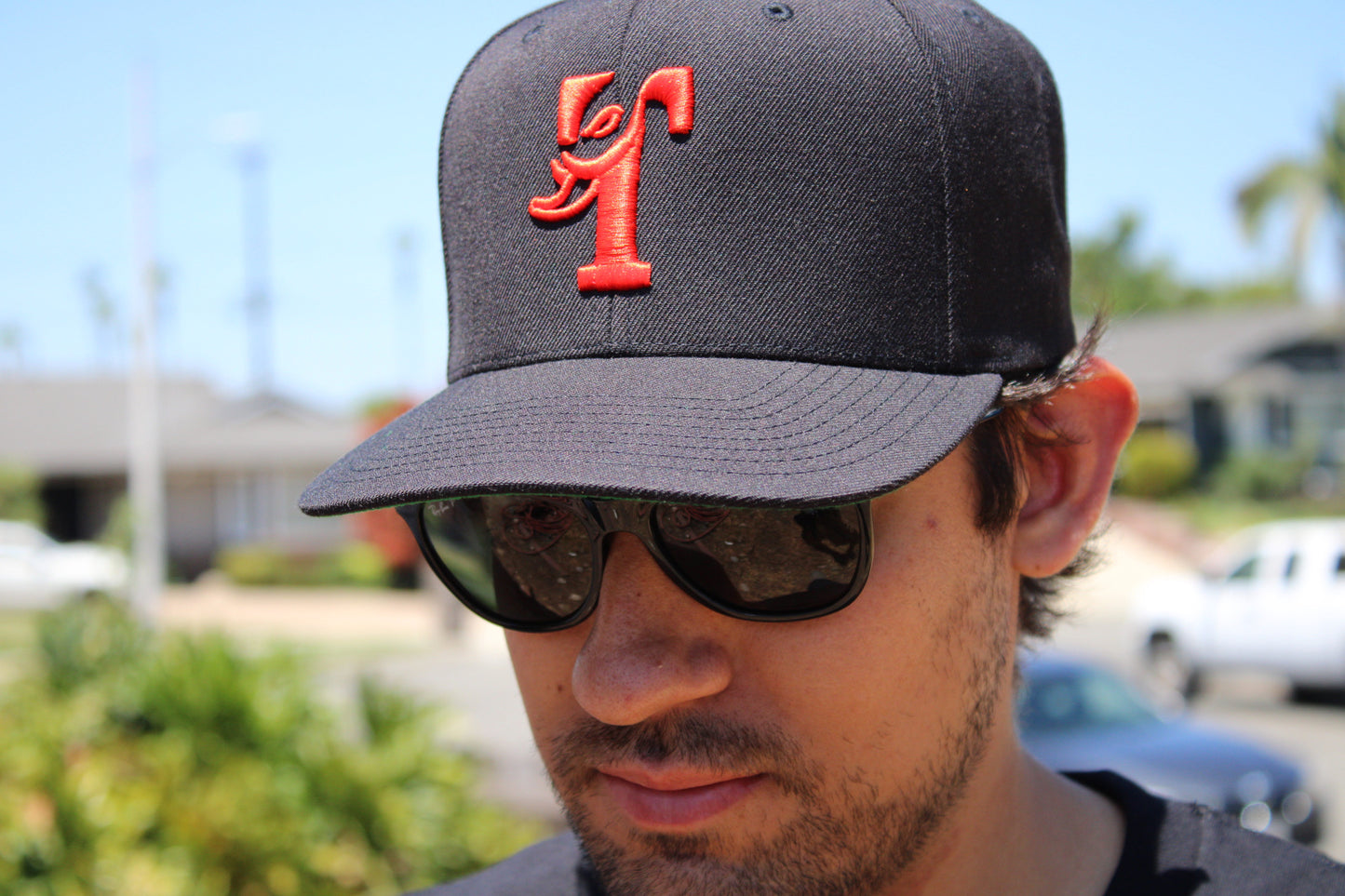 TUSK LOGO RED -BLACK SNAPBACK