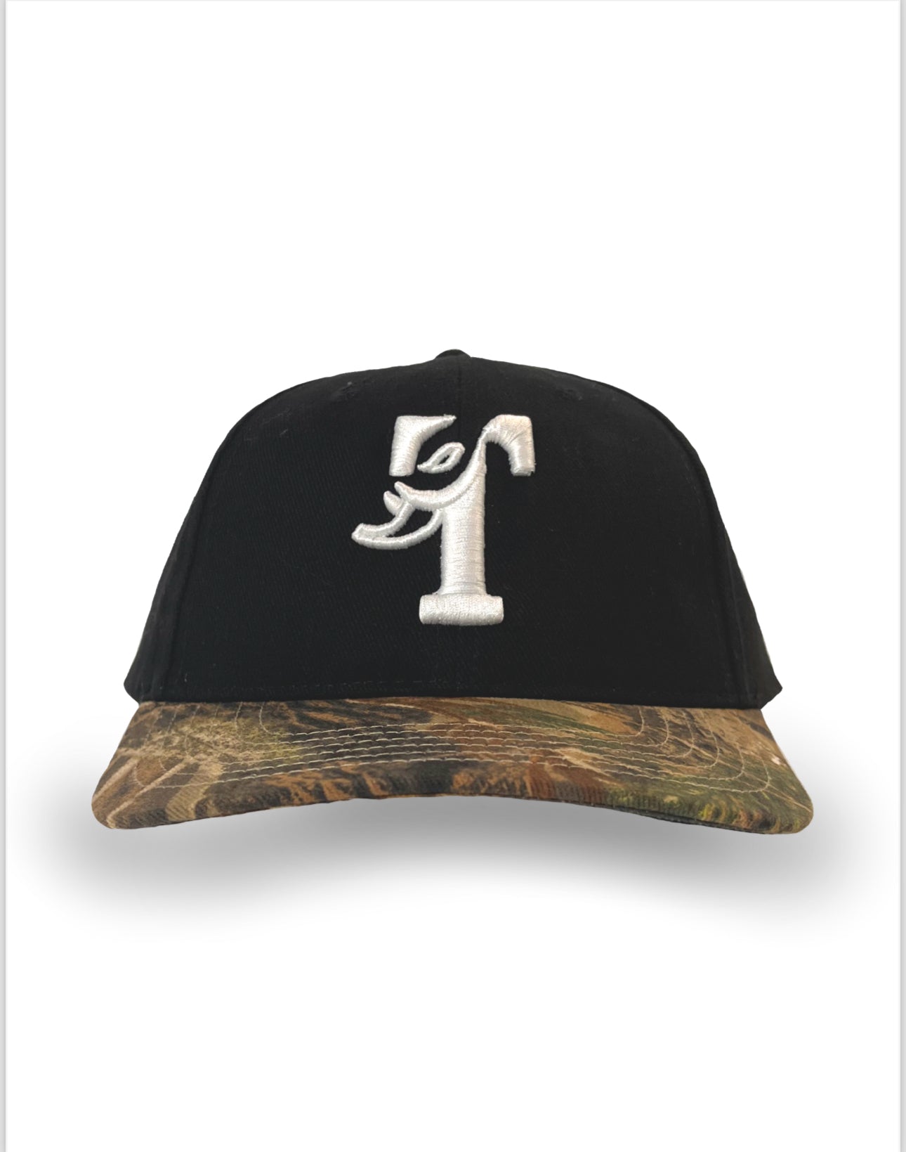 TUSK LOGO WHITE- BLACK/CAMOUFLAGE BRIM